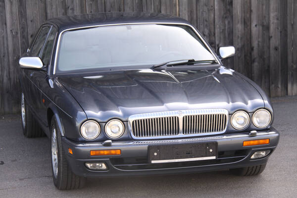 Jaguar X300 Daimler Six und Daimler Double Six