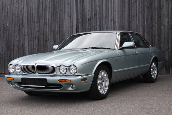 Jaguar XJ8 / X308 4.0 V8