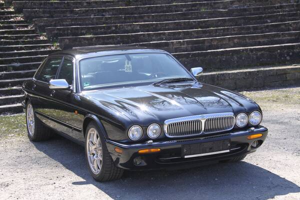Jaguar XJ8 / X308 Daimler V8 und Daimler Super V8